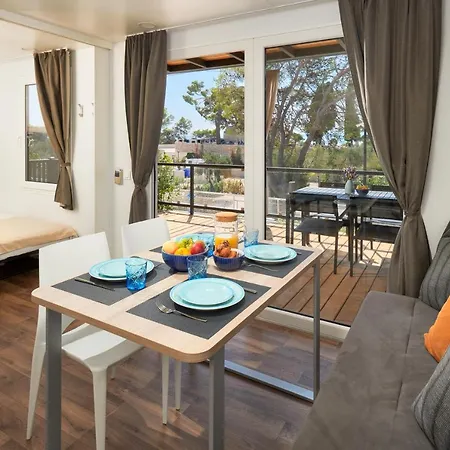 פארק נופש Medora Orbis Mobile Homes & Glamping פודגורה