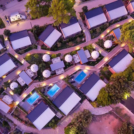 Medora Orbis Mobile Homes & Glamping פודגורה