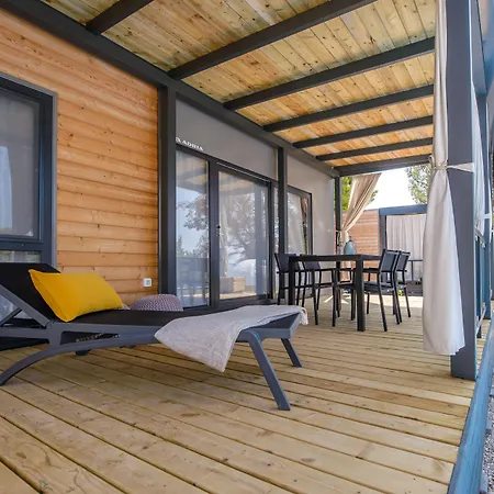 Medora Orbis Mobile Homes & Glamping بودغورا