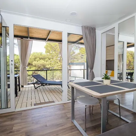 Medora Orbis Mobile Homes & Glamping