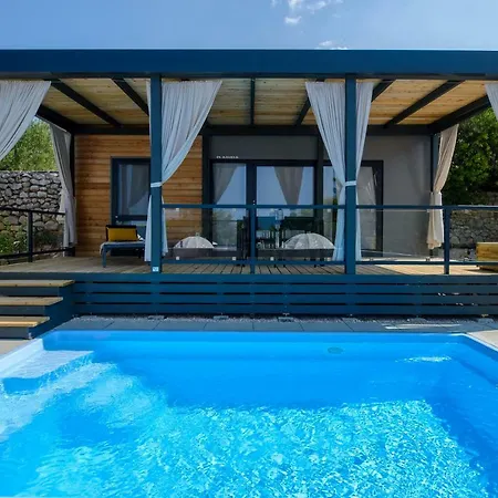 Medora Orbis Mobile Homes & Glamping بودغورا