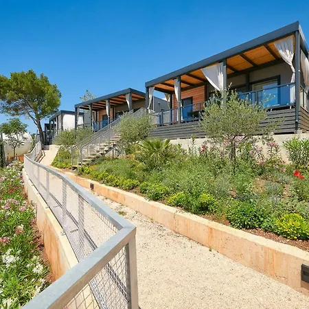פארק נופש Medora Orbis Mobile Homes & Glamping פודגורה