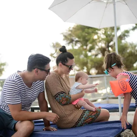 Medora Orbis Mobile Homes & Glamping