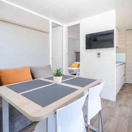 Medora Orbis Mobile Homes & Glamping Tatil parkı