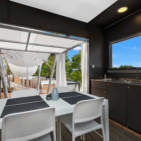 Medora Orbis Mobile Homes & Glamping